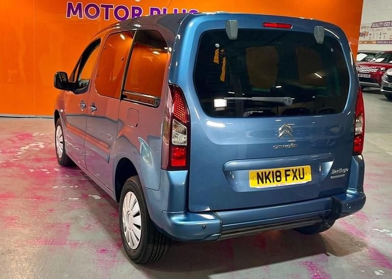 Used Citroën Berlingo Feel 100 HP (73 kW) 2018 Blue MPV