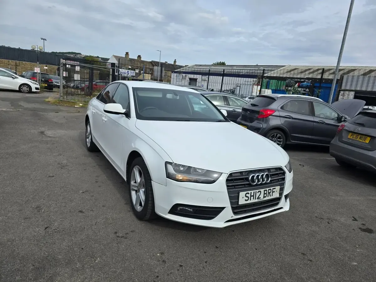 Used Audi A4 118 HP (86 kW) 2012 White Sedan