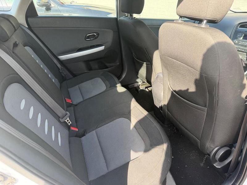 Used Kia Ceed 2013 White Hatchback