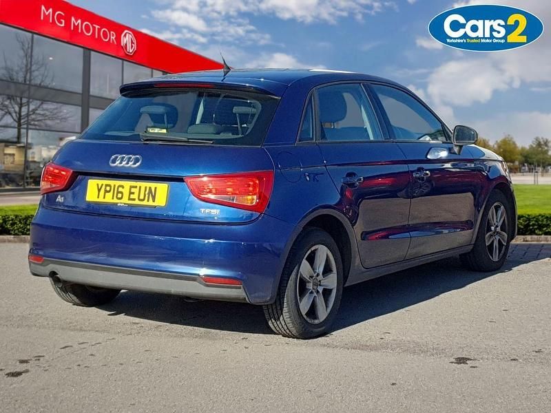 Usado Audi A1 Design 94 HP (69 kW) 2016 Azul Citadino