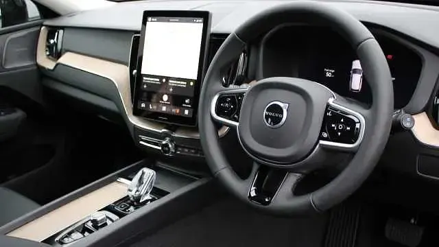 Nuevo Volvo XC60 Plus 350 CV (257 kW) 2026 SUV