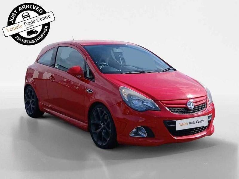 Used Vauxhall Corsa 205 HP (150 kW) 2014 Red Hatchback