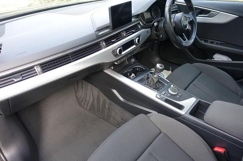 Used Audi A4 Design 150 HP (110 kW) 2016 Black Sedan