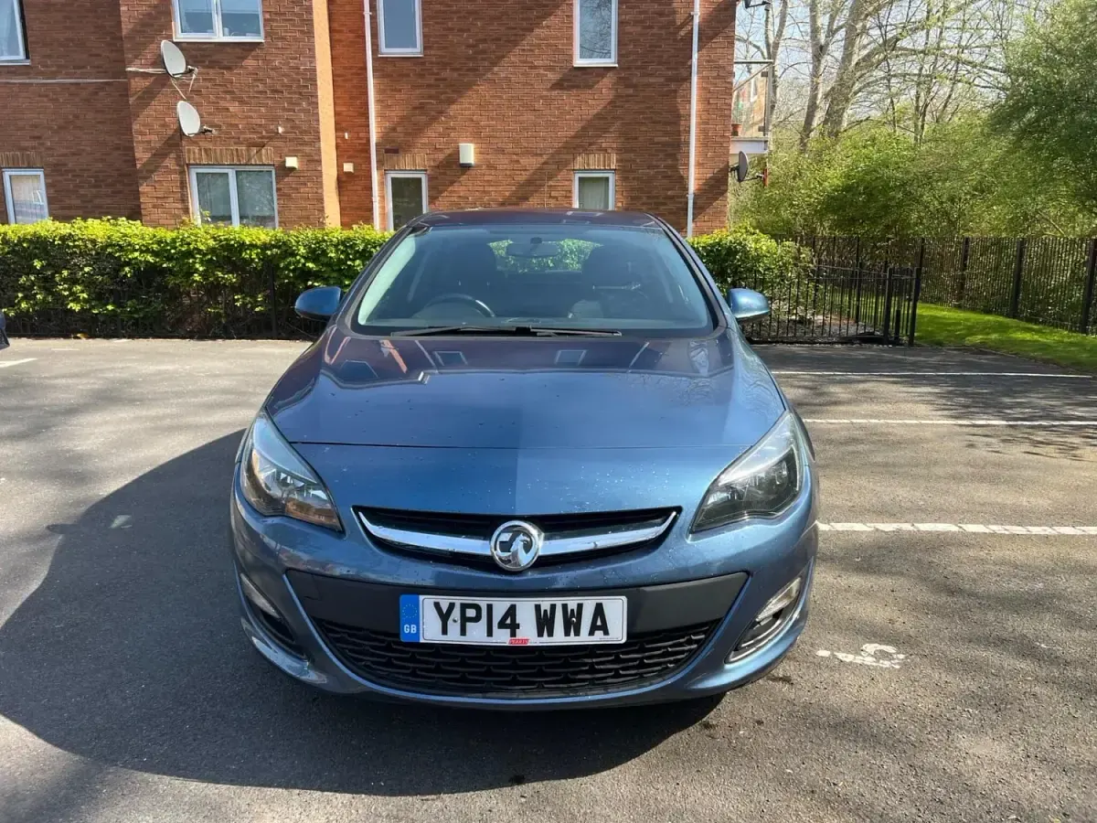 Używany Vauxhall Astra Excite 115 KM (84 kW) 2014 Niebieski Hatchback