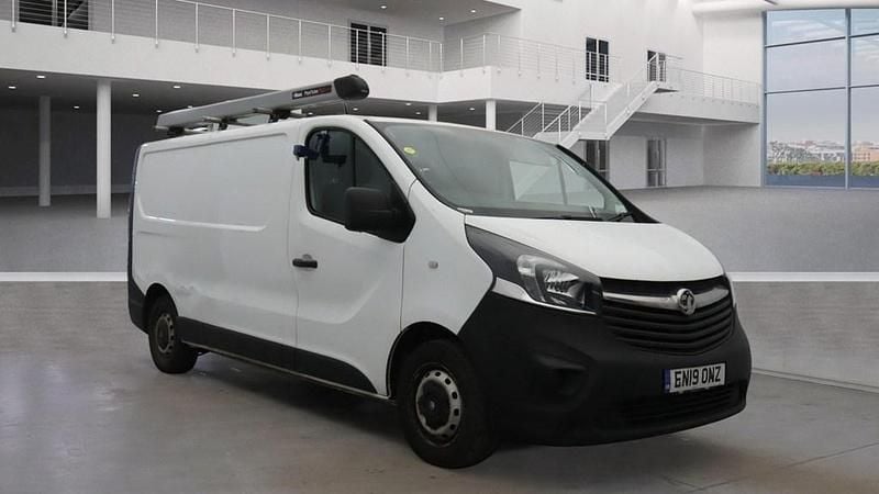 Used Vauxhall Vivaro 120 HP (88 kW) 2019 White MPV