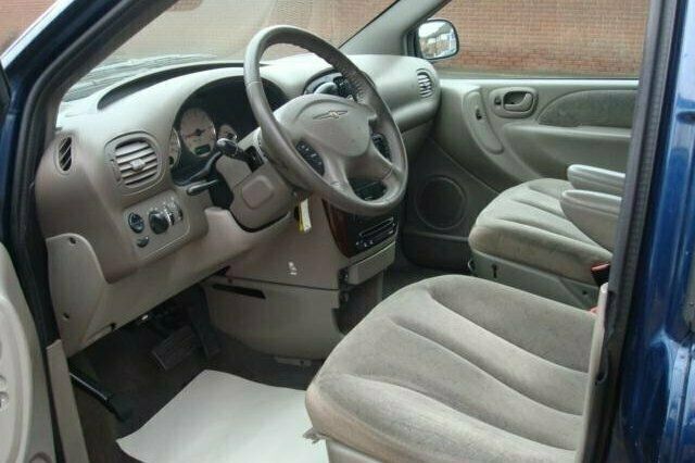 Used Chrysler Grand Voyager 172 HP (126 kW) 2004 MPV
