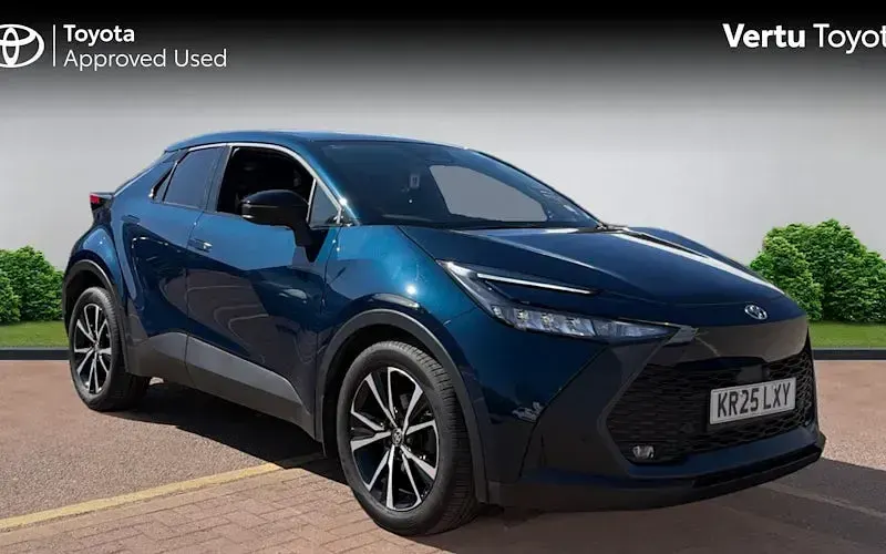 Used Toyota C-HR Design 140 HP (102 kW) 2025 SUV