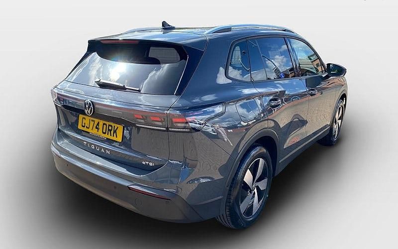 Second-hand VW Tiguan Match 150 CP (110 kW) 2024 Gri SUV