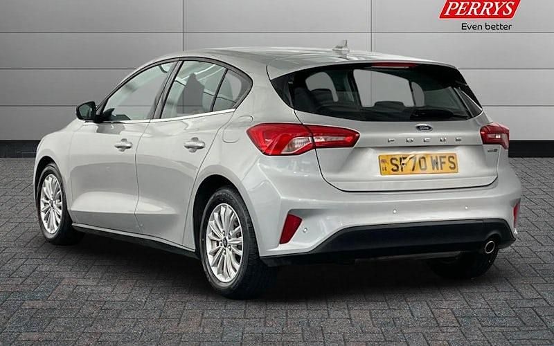 Used Ford Focus Titanium 125 HP (91 kW) 2020 Silver Hatchback