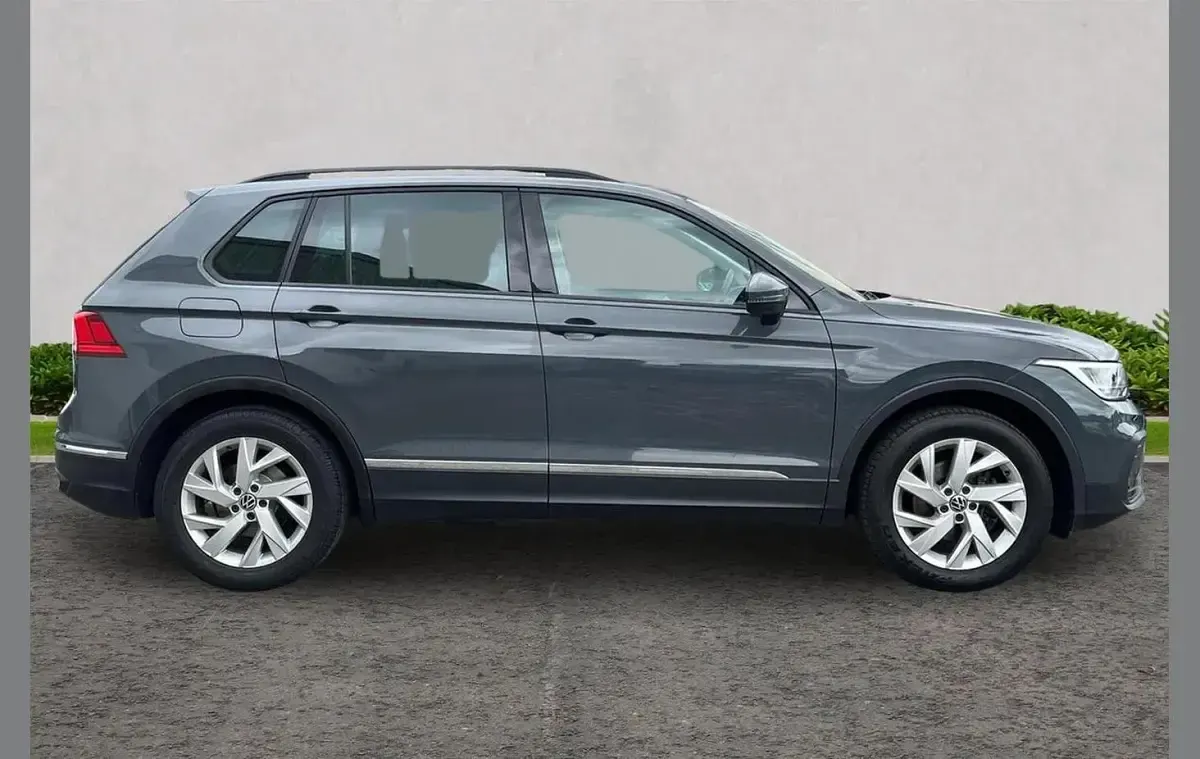 Used VW Tiguan Life 150 HP (110 kW) 2022 Grey SUV