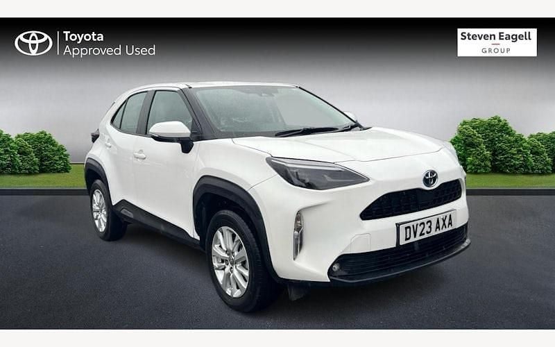 Used 2025 Toyota Yaris Hybrid Estate | £20,795 (Super price) - Image 1/3