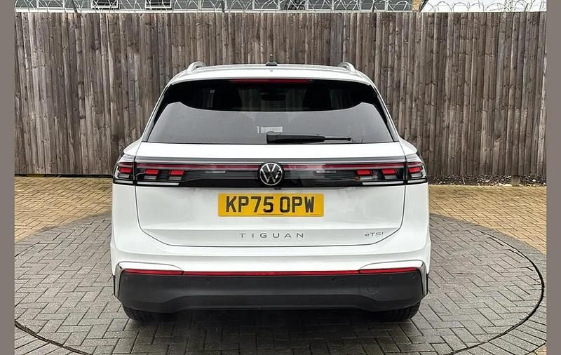 New VW Tiguan Elegance 147 HP (108 kW) 2025 White SUV
