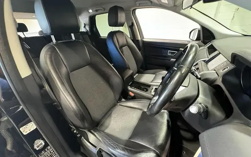 Used Land Rover Discovery 5 SE 179 HP (131 kW) 2019 SUV