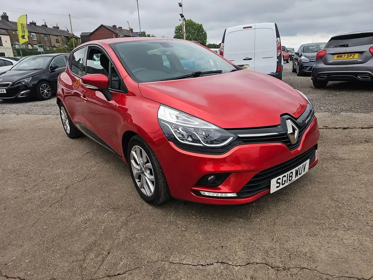 Used Renault Clio IV Dynamique 251 HP (184 kW) 2018 Red Hatchback