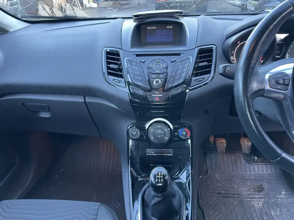 Used Ford Fiesta Zetec 95 HP (69 kW) 2017 Grey Hatchback