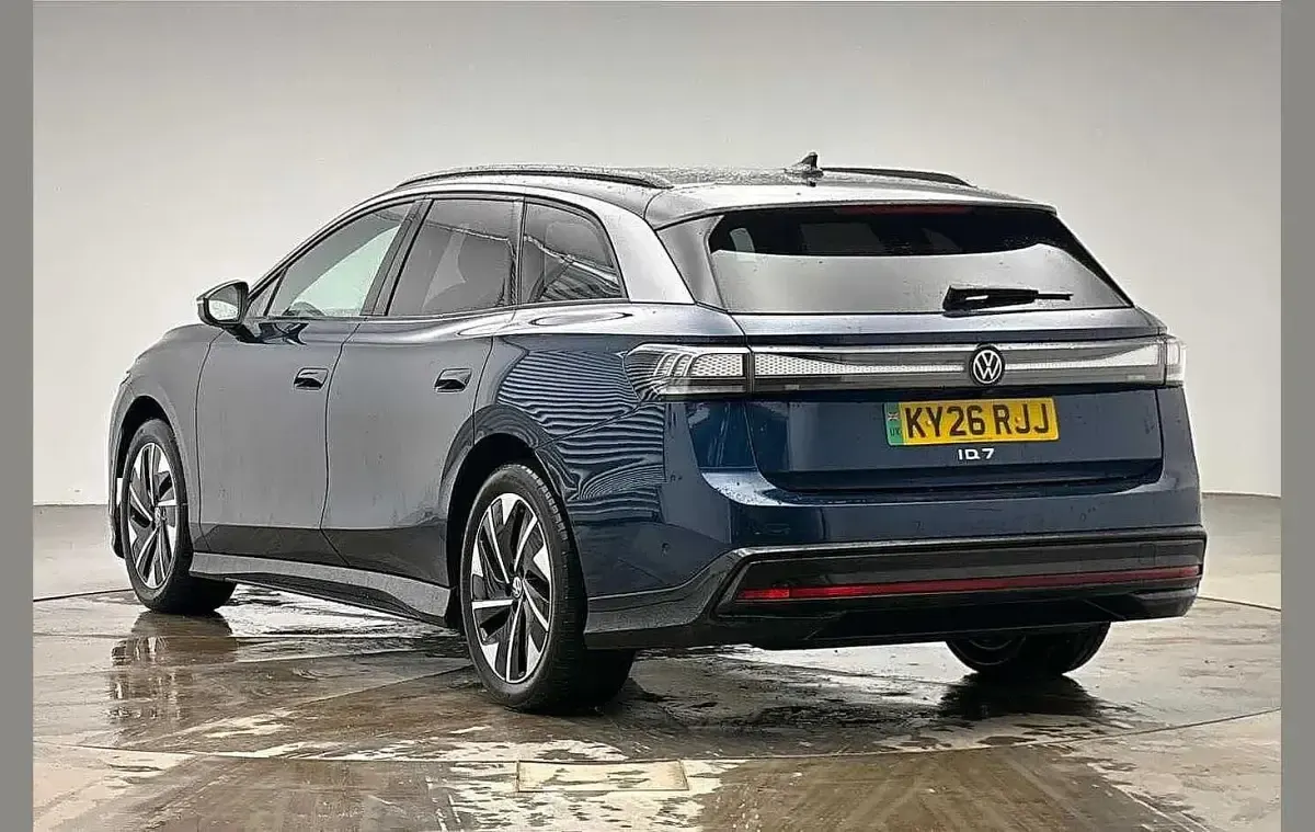 Used VW ID.7 Pro 210 kW (286 HP) 2026 Blue Estate