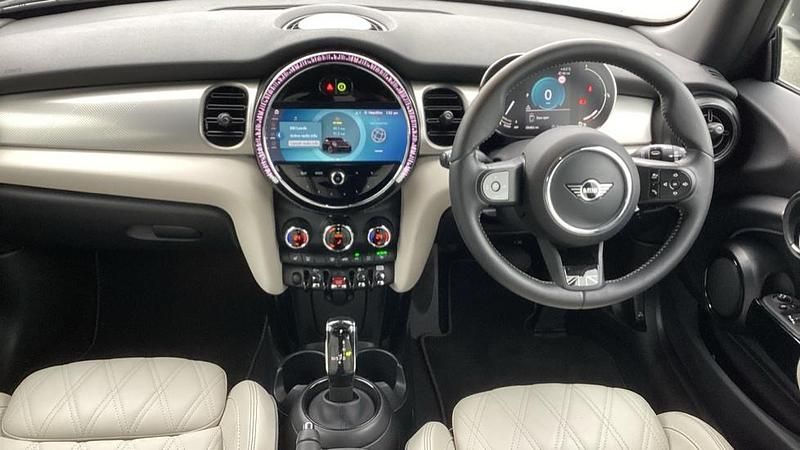 Used Mini Cooper Exclusive 134 HP (98 kW) 2023 Silver Hatchback