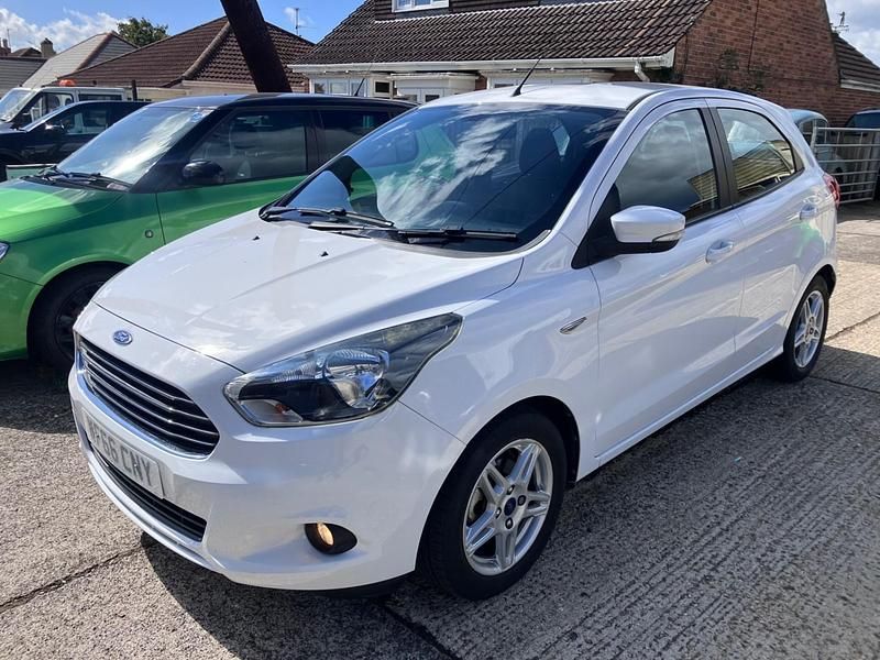 White Used 2016 Ford Ka Plus Zetec Hatchback | £7,495 (Fair price) - Image 1/4
