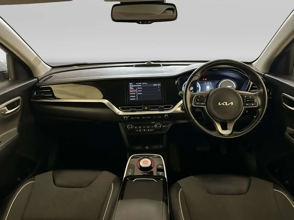 Used Kia Niro 150 kW (204 HP) 2022 Grey SUV