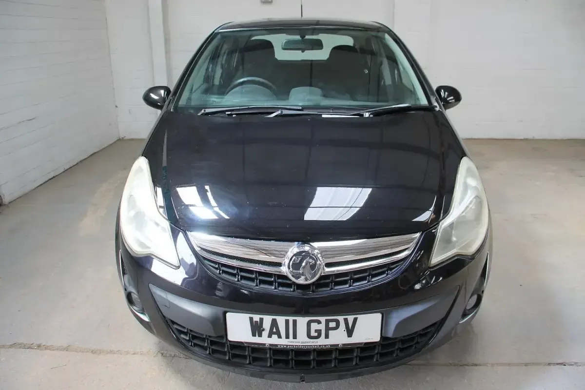 Used Vauxhall Corsa Excite 83 HP (61 kW) 2011 Black Hatchback