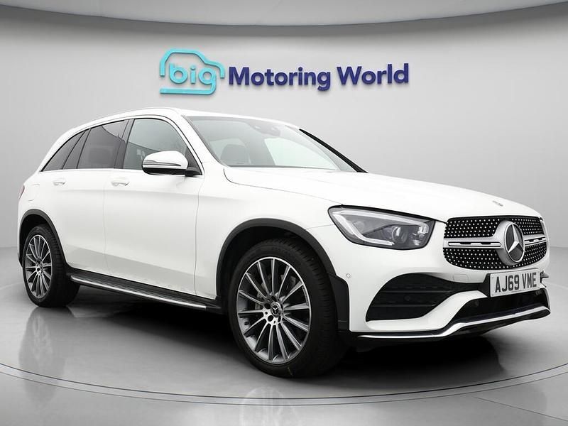 White Used 2020 Mercedes GLC300 AMG Line Premium Estate | £26,500 (Good price) - Image 1/4