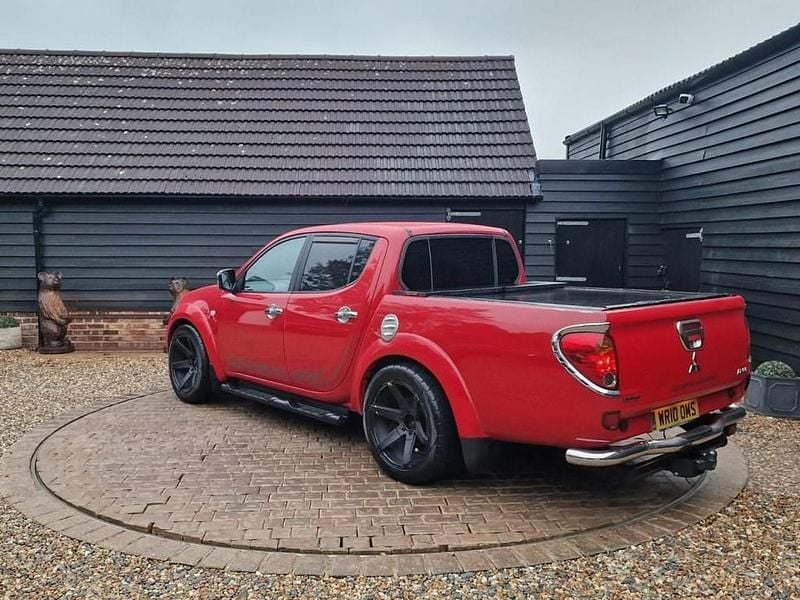 Used Mitsubishi L200 176 HP (129 kW) 2010 Red Pickup
