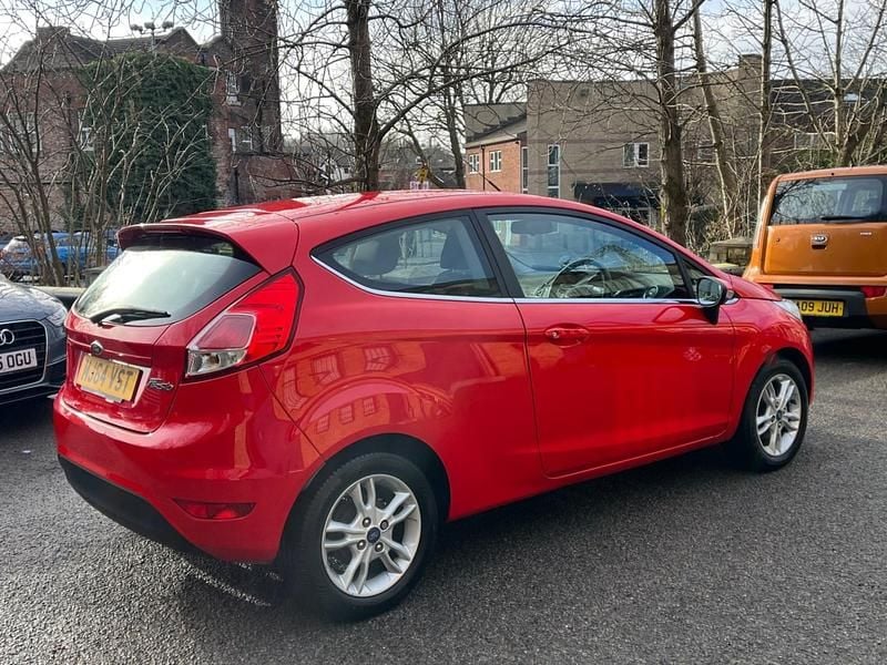 Used Ford Fiesta Zetec 82 HP (60 kW) 2014 Red Hatchback