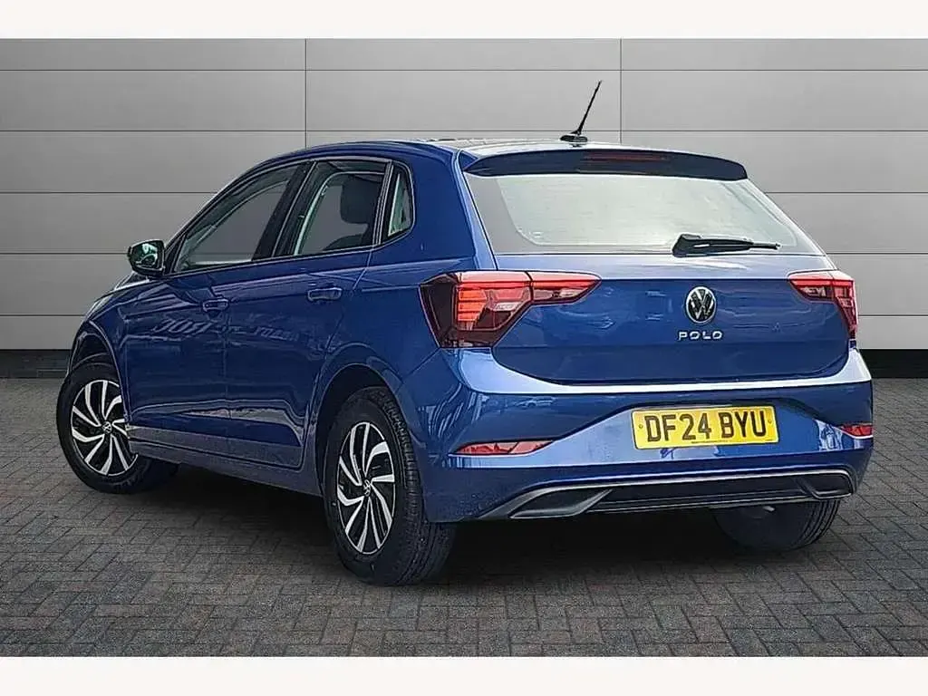 Used VW Polo Life 95 HP (69 kW) 2024 Reef blue Hatchback