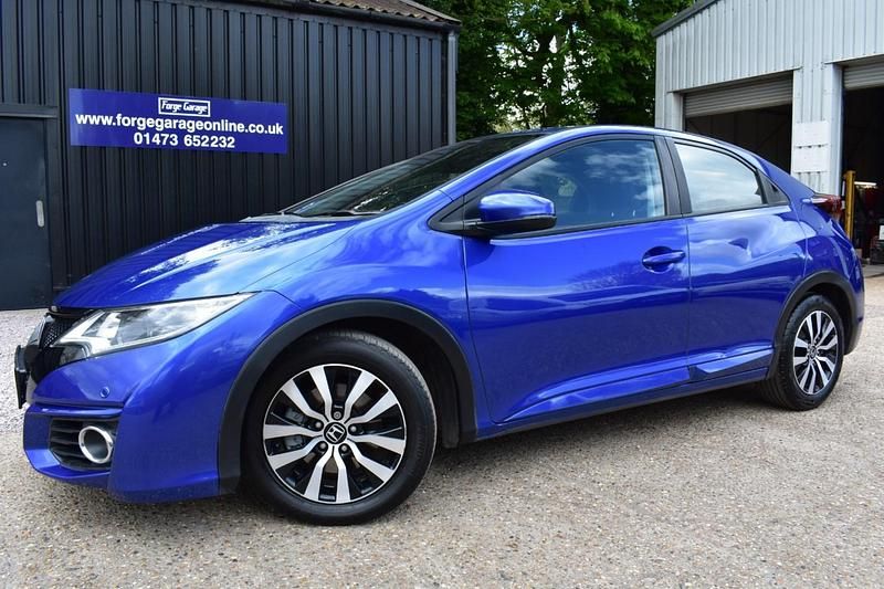 Begagnad Honda Civic SE Plus 2016 Blå Halvkombi