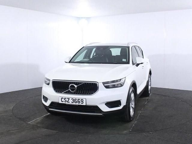 Second-hand Volvo XC40 Momentum 190 CP (139 kW) 2018 Alb SUV