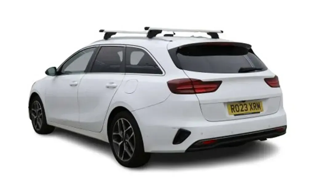 Used Kia Ceed 2023 White Hatchback