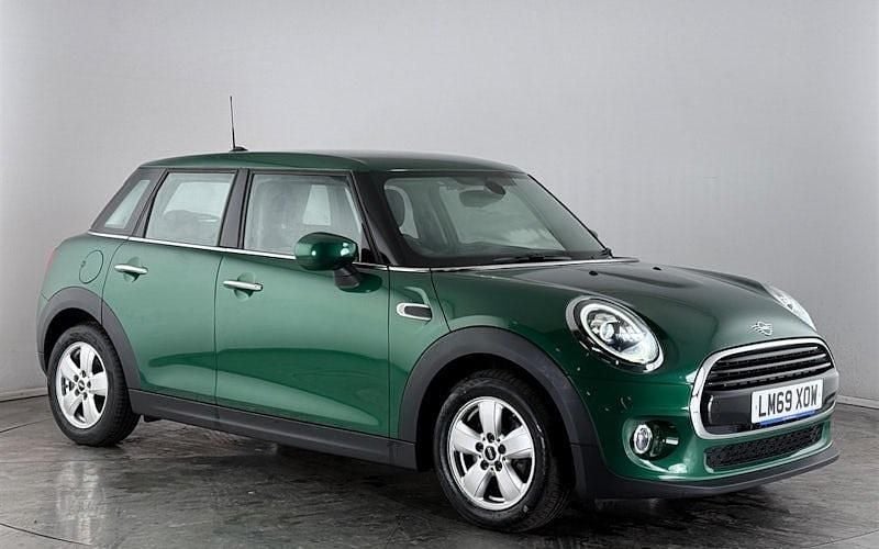 Used 2020 Mini Cooper Classic Hatchback | £10,850 (Good price) - Image 1/3