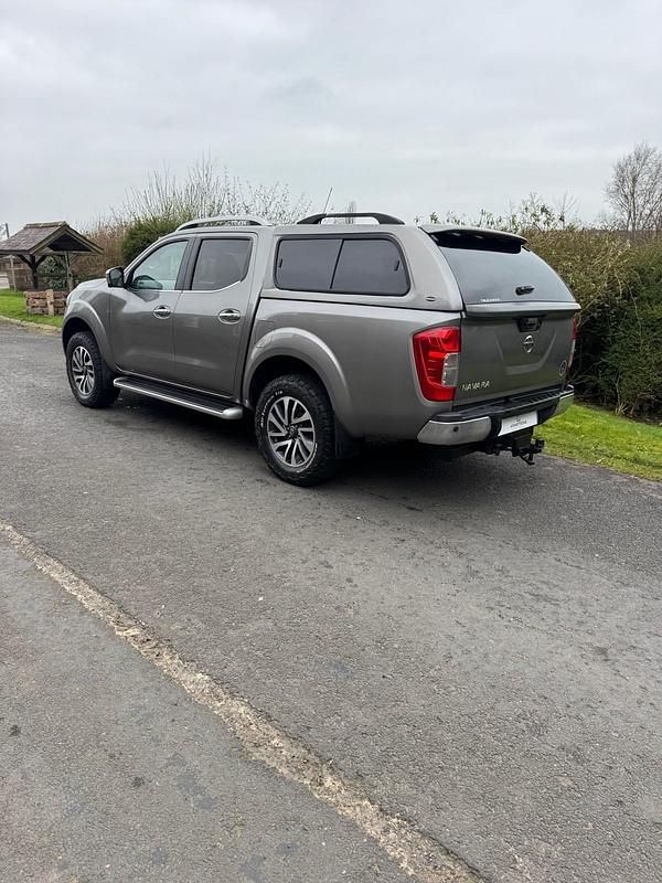 Used Nissan Navara Tekna 188 HP (138 kW) 2017 Grey Pickup