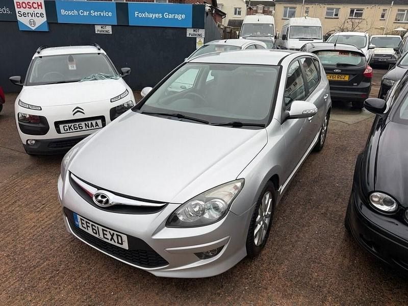 Used Hyundai i30 Comfort 115 HP (84 kW) 2011 Silver Hatchback
