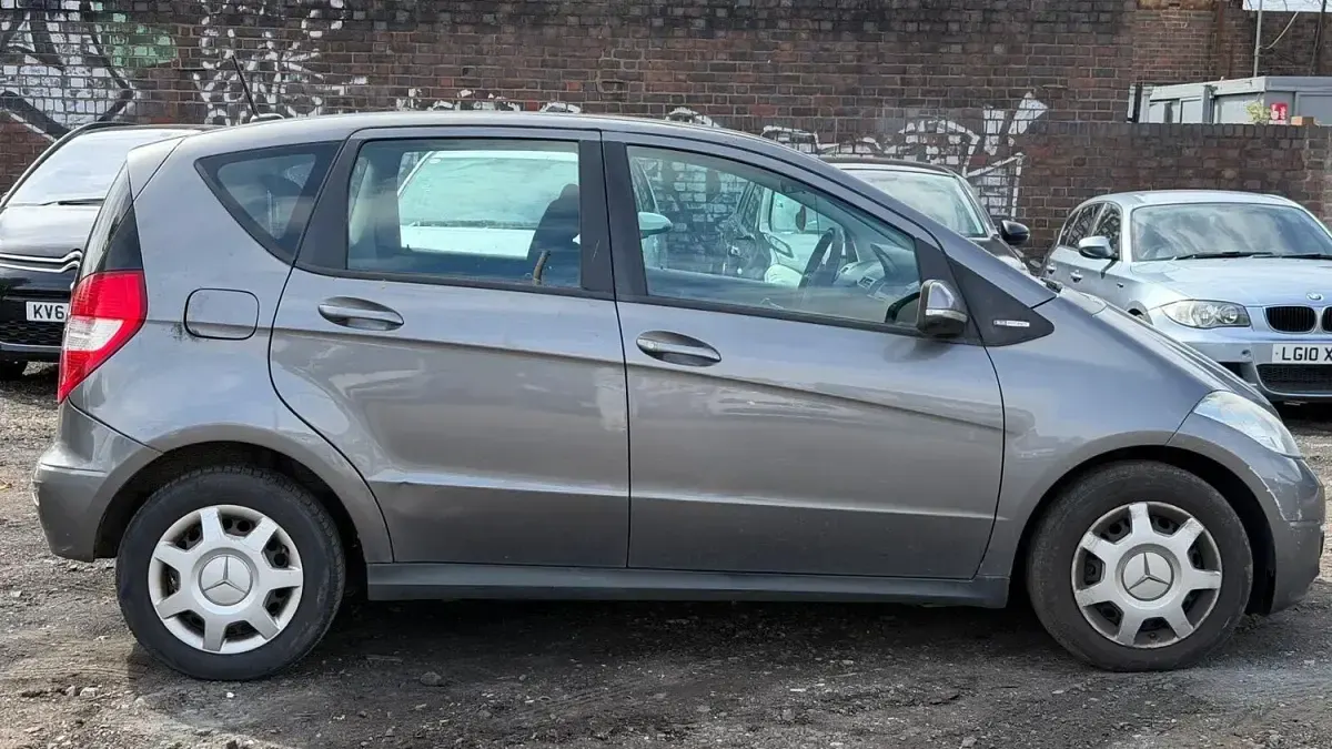 Used Mercedes A160 Classic 95 HP (69 kW) 2011 Grey Hatchback