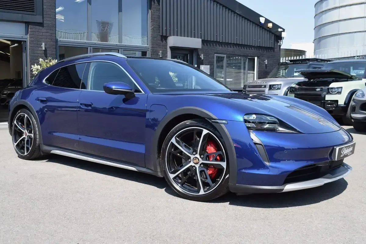 Used Porsche Taycan Cross Turismo 419 kW (571 HP) 2021 Blue Estate
