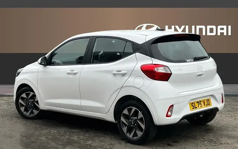 New Hyundai i10 Advanced 63 HP (46 kW) 2025 White Hatchback