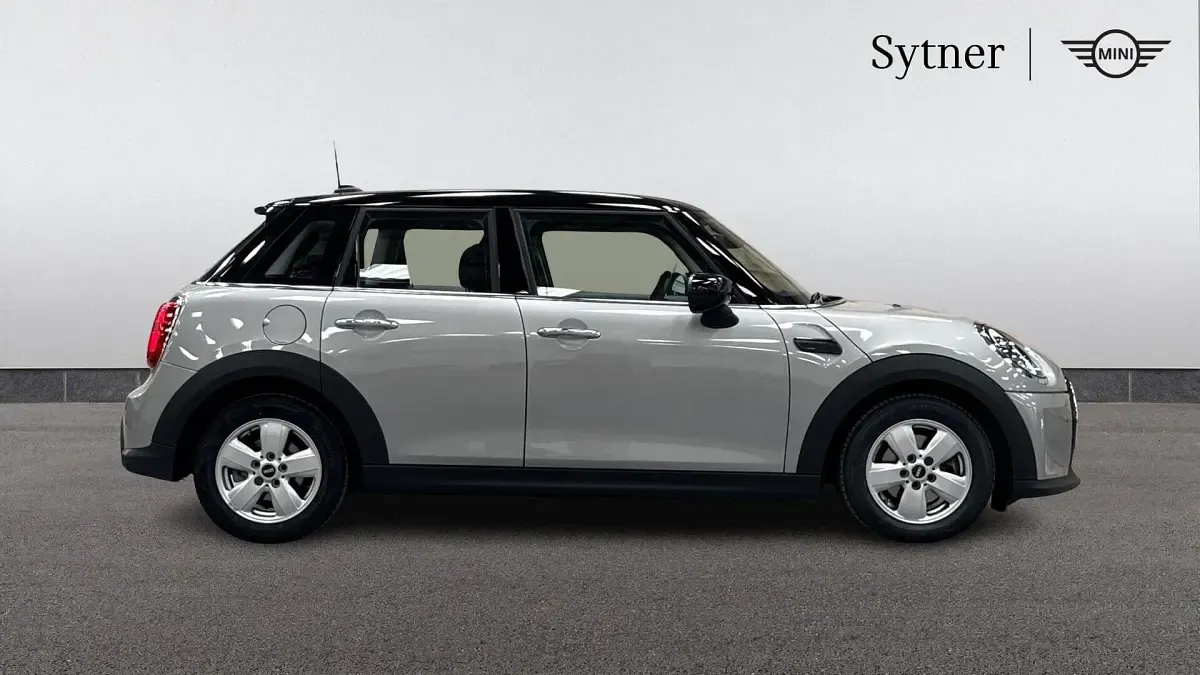 Used Mini Cooper Classic 134 HP (98 kW) 2023 Silver Hatchback