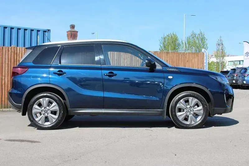 Second-hand Suzuki Vitara 116 CP (85 kW) 2025 Albastru SUV