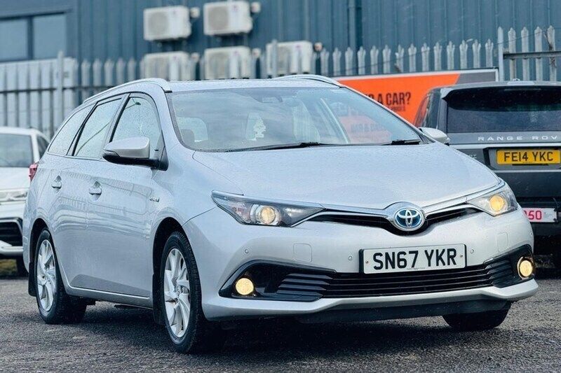 Used 2017 Toyota Auris Touring Sports Business Edition Estate | £8,995 (Fair price) - Image 1/1