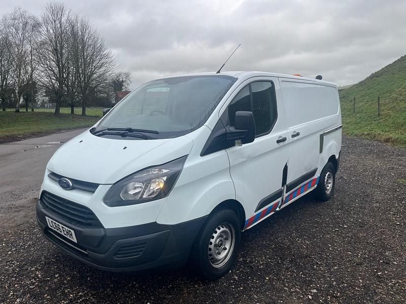 Used Ford Transit Custom 130 HP (95 kW) 2017 White Van