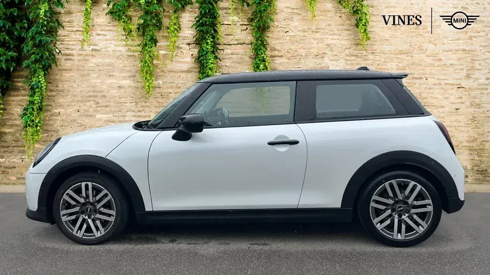 Used Mini Cooper S Hatch 201 HP (147 kW) 2024 White Hatchback