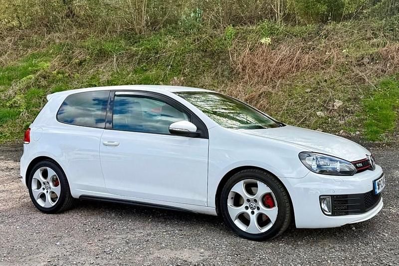 Used VW Golf VII GTI 211 HP (155 kW) 2012 White Hatchback
