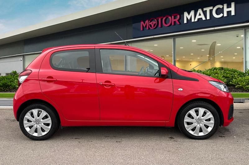 Used Peugeot 108 Active 68 HP (50 kW) 2018 Red Hatchback