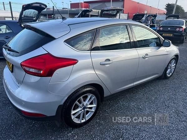 Used Ford Focus Zetec 100 HP (73 kW) 2017 Silver Hatchback