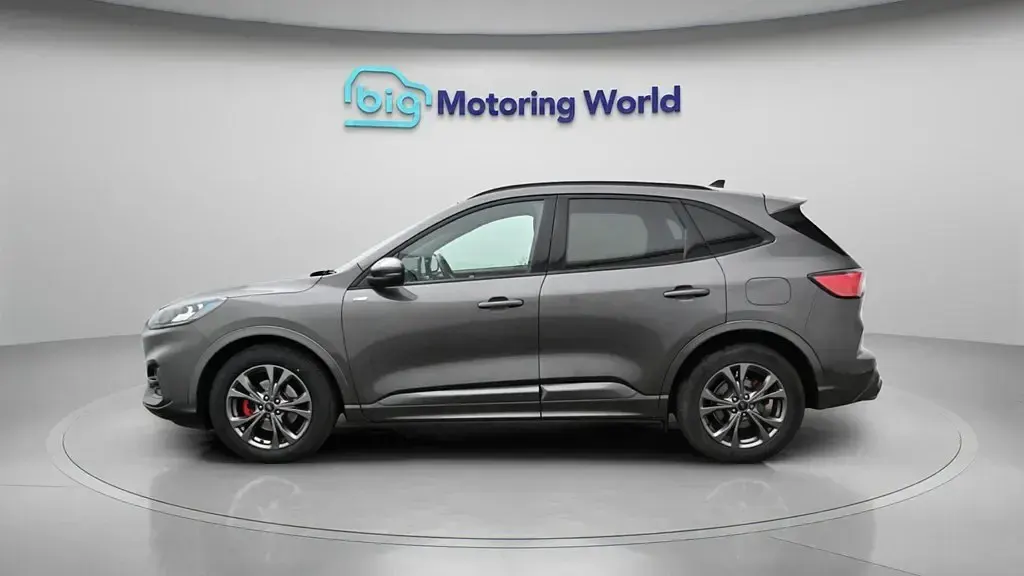 Second-hand Ford Kuga ST-Line 150 CP (110 kW) 2023 Gri SUV