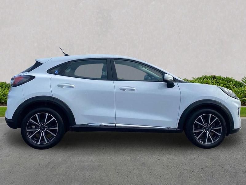 Used Ford Puma Titanium 155 HP (114 kW) 2023 White SUV