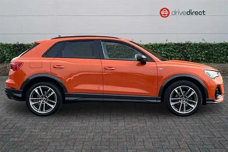 Usado Audi Q3 Black Edition 150 HP (110 kW) 2022 Laranja SUV