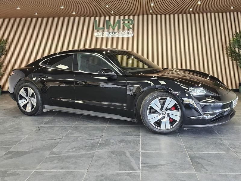 Usado Porsche Taycan Performance Package 389 kW (530 HP) 2020 Preto Sedan
