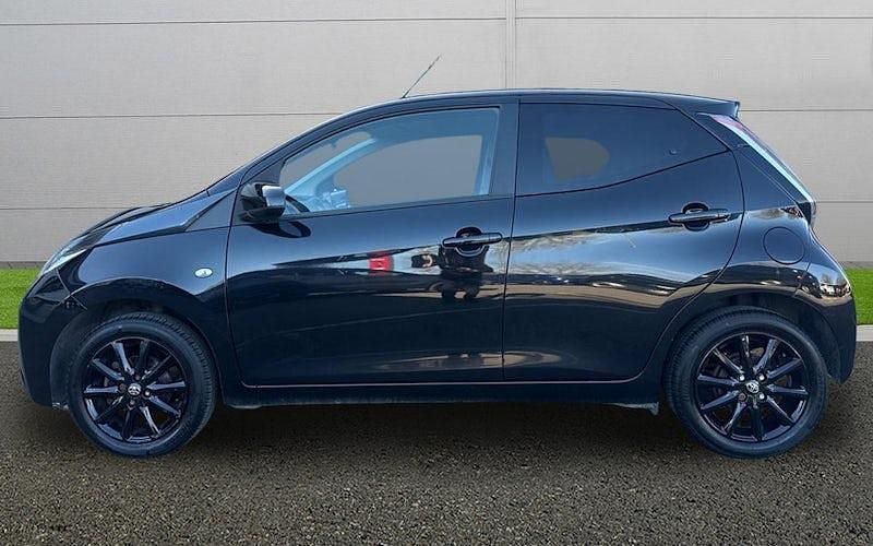 Used Toyota Aygo x-style 69 HP (50 kW) 2018 Black Hatchback